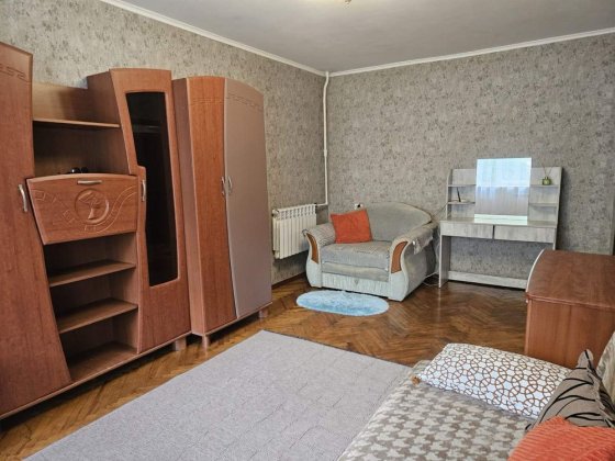 Затишна квартира біля метро Дорогожичі Київ