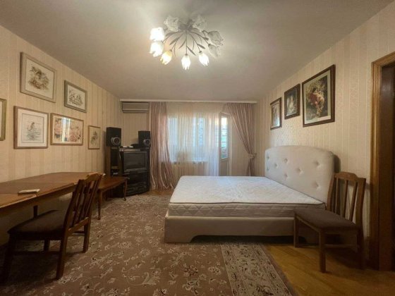М. Осокорки, Позняки 5 хв пішки, вул. Гмирі 1/2, 2 кімнатна 80м2 Киев