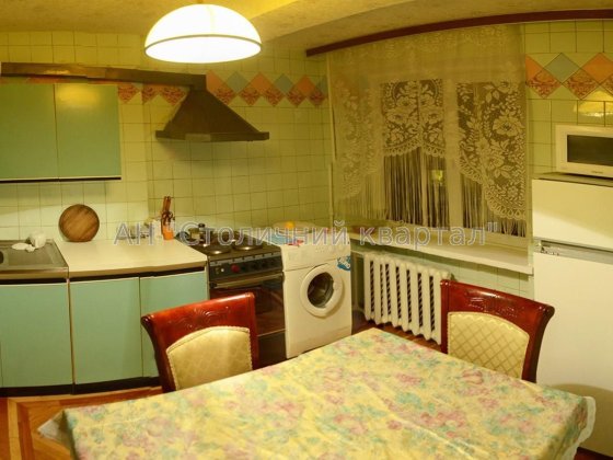 Метро Звіринецька Двокімнатна Ломаківська 4 Киев