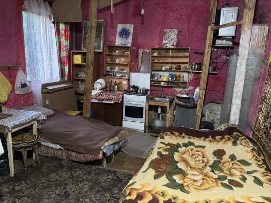 Здам квартиру,одна кімната бригаді робочих.Часткові умови.