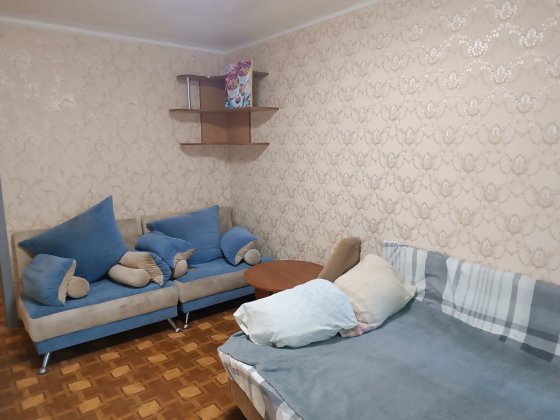 Довгостроково, помісячно, 2хкімн., 1поверх,4місця,В.Гурова буд.45 Кривой Рог