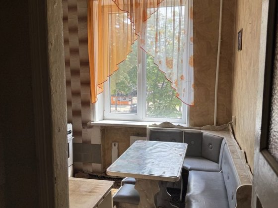 Сдаем 2 комнатную «сталинку» Терновской район, 17 квартал. Кривий Ріг