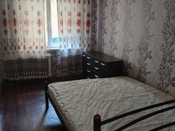 Здам 2-х квартиру, на довготривалий термiн (пл.Домнобудiвникiв)