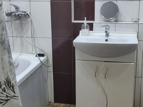 2 кімнатна Незалежності .Горького