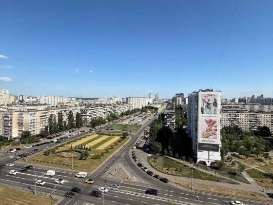 Прокидайся з виглядом на Оболонь: видова 1-к квартира в Obolon Plaza Київ