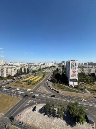 Прокидайся з виглядом на Оболонь: видова 1-к квартира в Obolon Plaza - фото 1