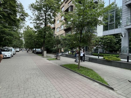Здається квартира з гаражем в парковій зоні по вул.Шевчека, ближче до центр.частини новобуд поруч оз Івано-Франківськ