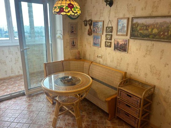 2-кімн. 73 м² квартира біля метро Дарниця, від власника