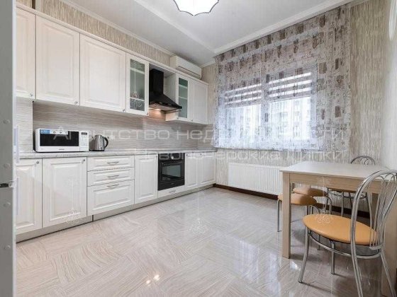 Оренда 1к квартири 50м2 в ЖК Новопечерські Липки по вул., Верхогляда