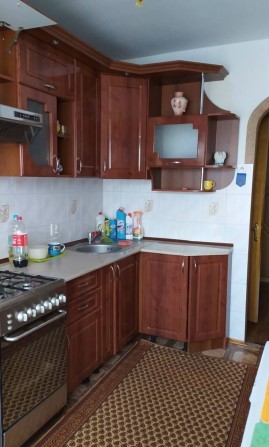 Затишна та світла 3-кімнатна квартира з хорошим косметичним ремонтом шукає нових мешканців! - фото 1