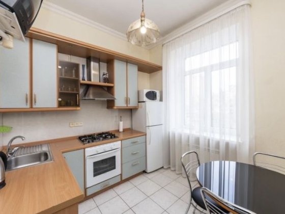 Хороша 3к студія, 85кв, ЦЕНТР,М Почтова Пл 5 хв, Зелінського 9