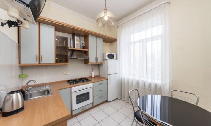 Хороша 3к студія, 85кв, ЦЕНТР,М Почтова Пл 5 хв, Зелінського 9 - фото 1