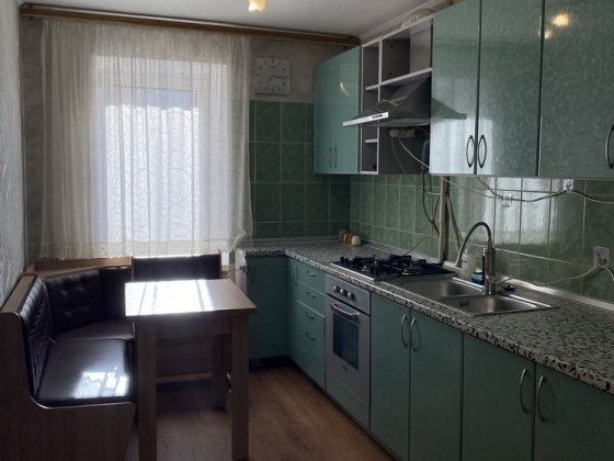 Здам простору 3-кімнатну квартиру в довгострокову оренду Ровно
