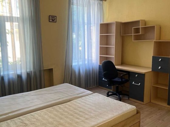 Здається кімната в історичному центрі, Поділ, Андріївський узвіз Киев