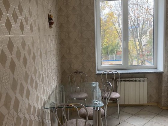 Здам 2 кім.квартиру Проспект Миру , сталінка Ровно