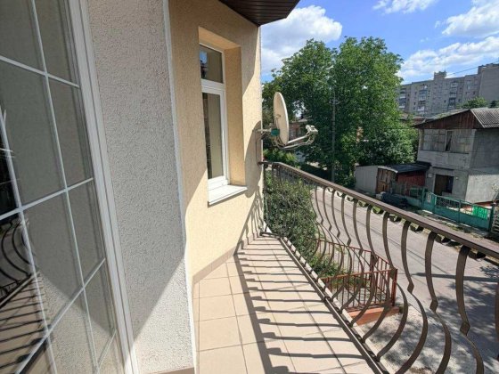 Затишна 1-кімнатна квартира в самому центрі міста (вул.Кл.Савури) Ровно