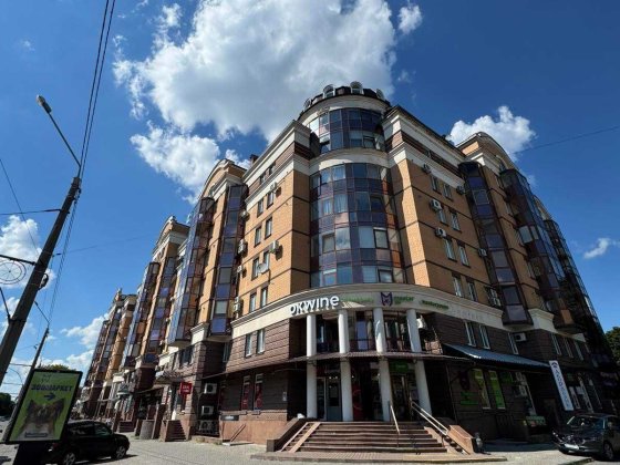 Здається в оренду 3-кімнатна квартира в Центрі міста новобудова Полтава