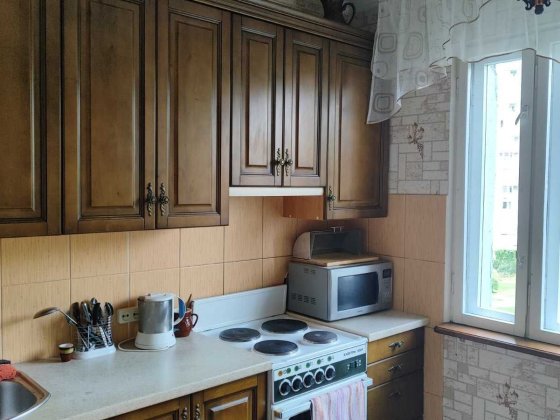 Здається в довгострокову оренду 2-кімнатна квартира (3-кімнатна, одна кімната зачинена) на Троєщині