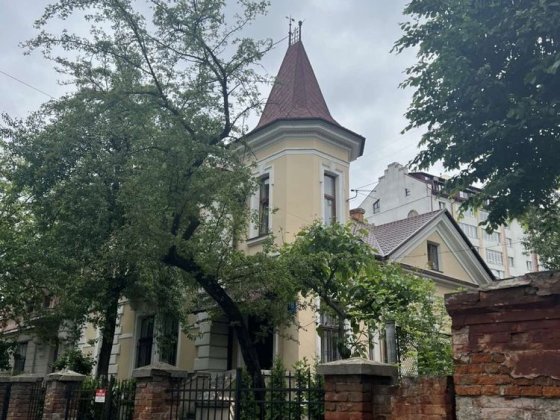 Здається квартира в особняку Ивано-Франковск