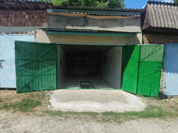 Здається в оренду гараж у центрі Гусятина - фото 1