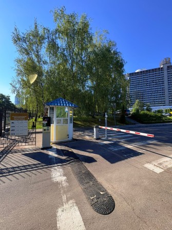 Паркоместа Печерск 6000грн.месяц (Premier Hotel Rus) ул. Госпитальная 4.ТРЦ Гуливер Без % комисии. - фото 1