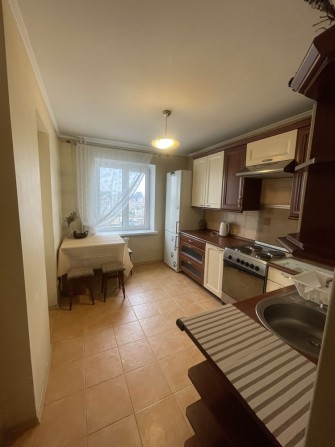 Оренда Братства тарасівців ( Декабристів ), 12/37  охайна 3 к.кв. 94 кв.м - фото 1