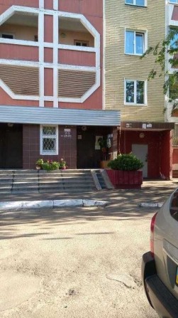 Сдаю трёх комнатную квартиру в Киеве без мебели по адрессу  Урловская 9 - фото 1