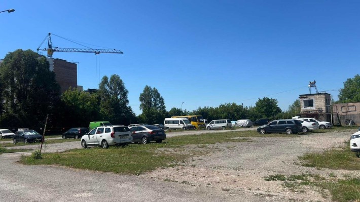 Оренда місць на стоянці — Тернопіль, вул. Довженка 6 (мкр. Східний) - фото 1
