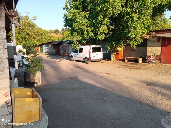 Сдам гараж на Космосе в гаражном кооперативе Юность на вьезде Запоріжжя