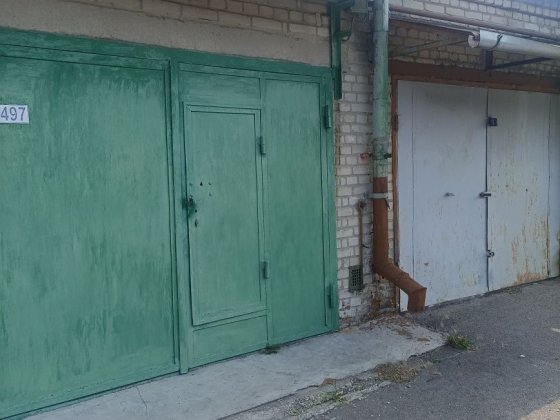 Гараж в довготривалу оренду,високий, залізні ворота з  фірткою, яма  по периметру, сухий. Львов