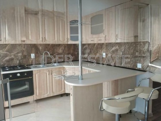 Оренда 3-кімн. Двоярусної квартири в Ужгороді, 5/6 пов., 139м² – комфорт і простір! Ужгород