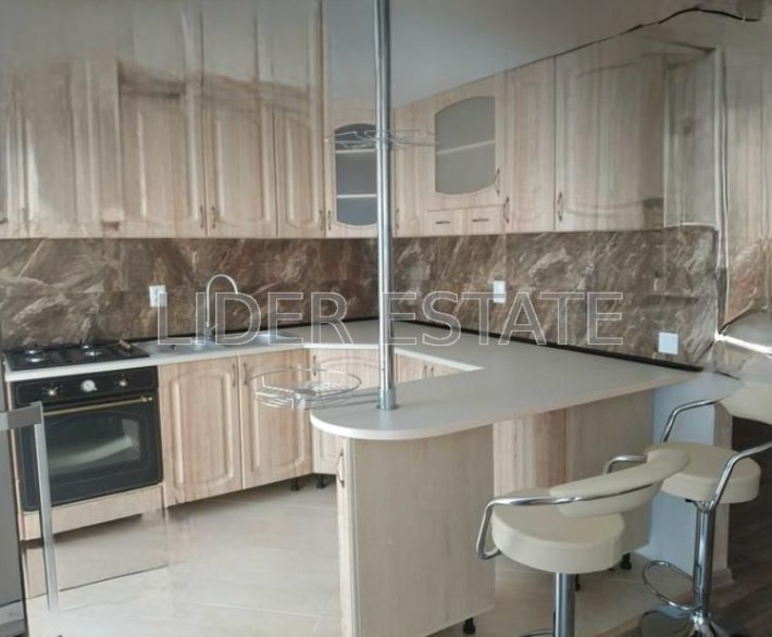 Оренда 3-кімн. Двоярусної квартири в Ужгороді, 5/6 пов., 139м² – комфорт і простір! - фото 1