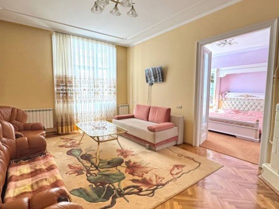 Здам 2-кімнатну квартиру в центрі міста (БІЛЯ ЧНУ) Черновцы