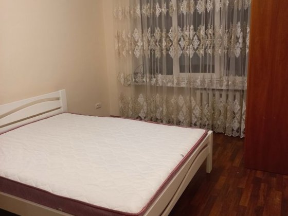 Оренда 2х кім. квартири. по  Пр- ту Незалежності ціна320дол. Чернівці
