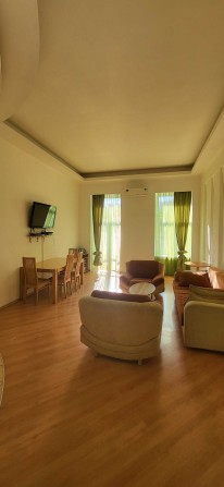 Spacious 3-room quiet apartment for rent in a historic building near Teatralna metro station - фото 1