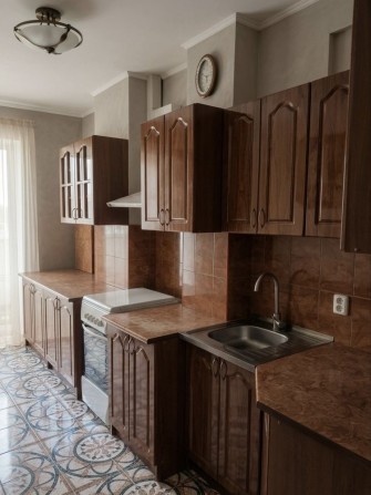 Оренда 1к НОВОБУДОВИ, РІВНЕНСЬКА (БАЗИСМЕД), ГАЗОВИЙ КОТЕЛ, меблі та техніка, є балкон! - фото 1