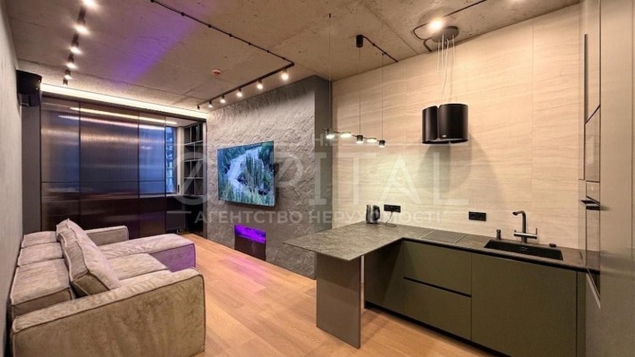 Оренда дизайнерської 1-кімнатної квартири в ЖК Manhattan City 56 м² - фото 1