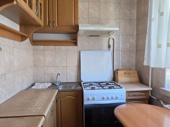 Оренда 1 кімнатної, ГОЛОВНА (ТЦ ДЕПОТ), МЕБЛІ та ТЕХНІКА, засклена ЛОДЖИЯ, є КОМІРКА! Черновцы