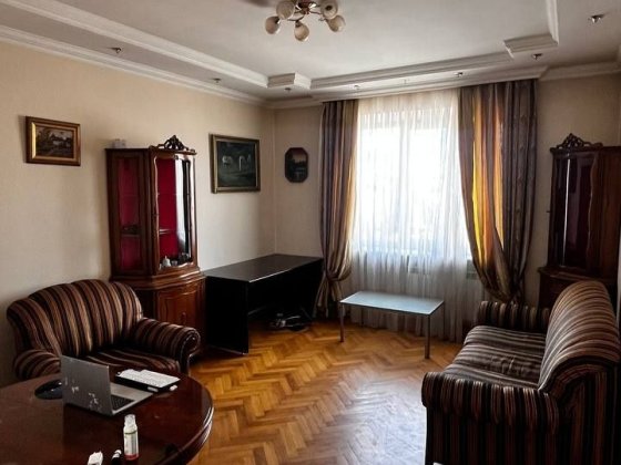 Оренда Чернівці 2 кімн квартира центр, старий фонд Чернівці