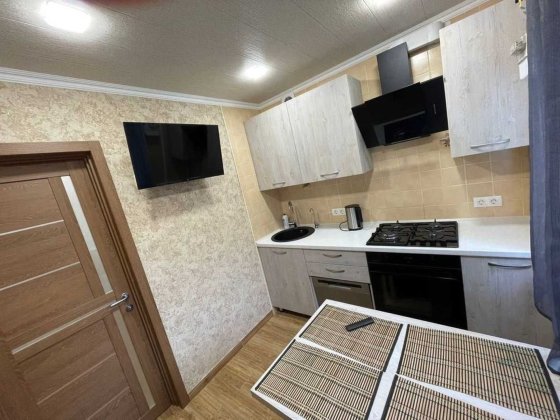 сдам 2к квартиру на улице Боброва, правый берег, озерка
