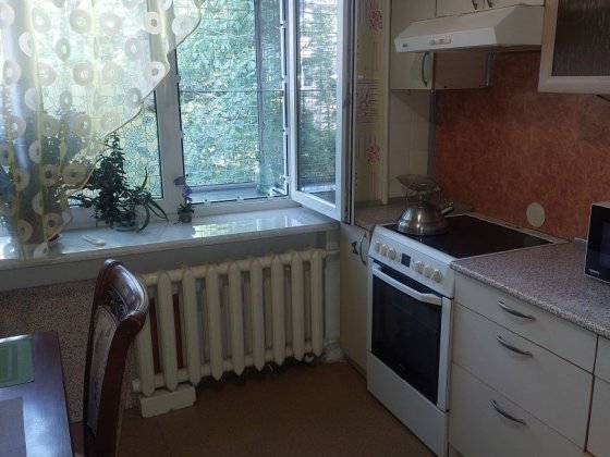 Сдам 2 ком кв Лахтинская 4/5 Запоріжжя