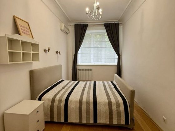 3к.кв.  91 м²  Вікна на зоопарк. Біля КПІ Киев