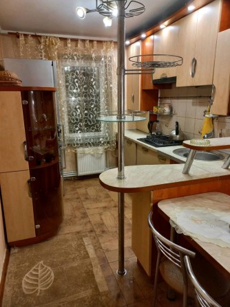 Трьохкімнатна в центрі з автономним опаленням - фото 1