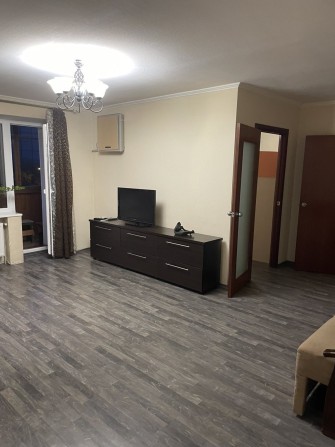 Сдам 3хком. на Янтарной,4/9эт.с ремонтом, 15000гр - фото 1