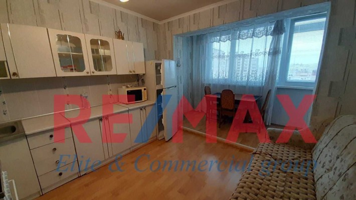 Без%Оренда 1-кім. квартира м. Харківська 1хв, вул. Ревуцькго 42 - фото 1