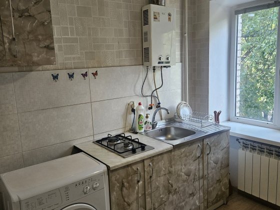 Сдаю 1к квартиру в центре , есть все Кропивницький