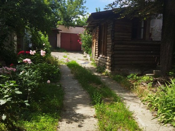 Довгостроково здається квартира без ремонту Дніпро