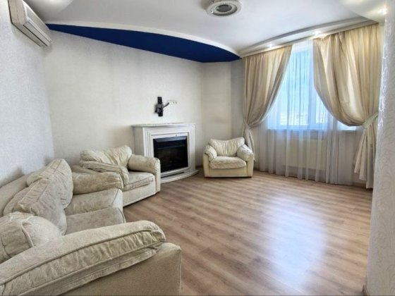 Сдам 3-комнатную квартиру в центре