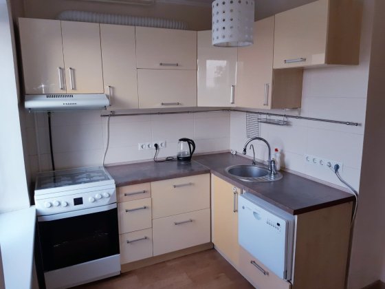 Сдам 1-кв с евроремонтом внизу пр.А.Поля 12500