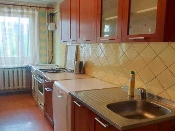 Аренда Трёхкомнатной Квартиры ул. Гоголя, Центр. 2 этаж / 14 эт дома, Плита Газ Дніпро